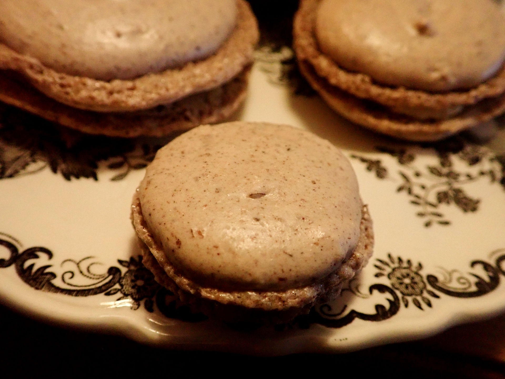 Plate of Sahlep and cinnamon macarons to accompany the recipe for sahlep and cinnamon macarons on the food blog Forays into Food.