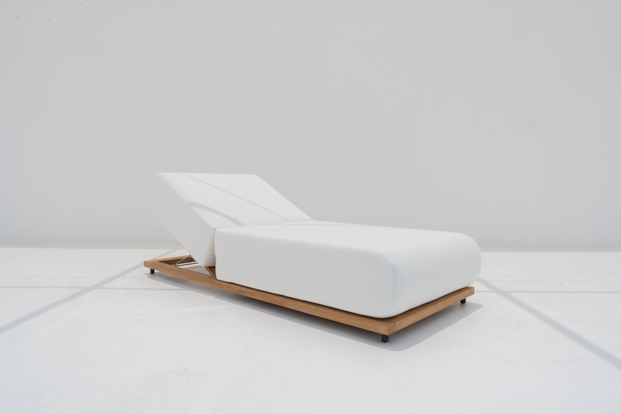 Marina Outdoor Sun Lounger in Dubai