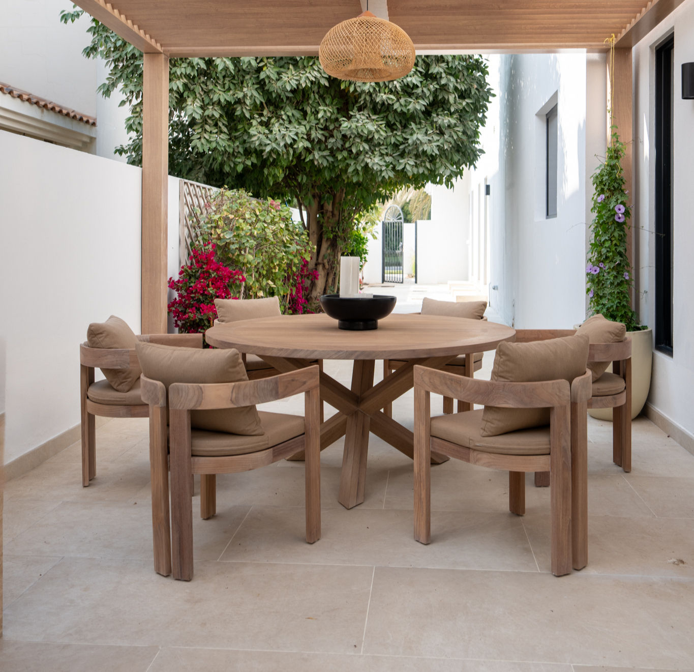 Savanna Round Teak Dining Table