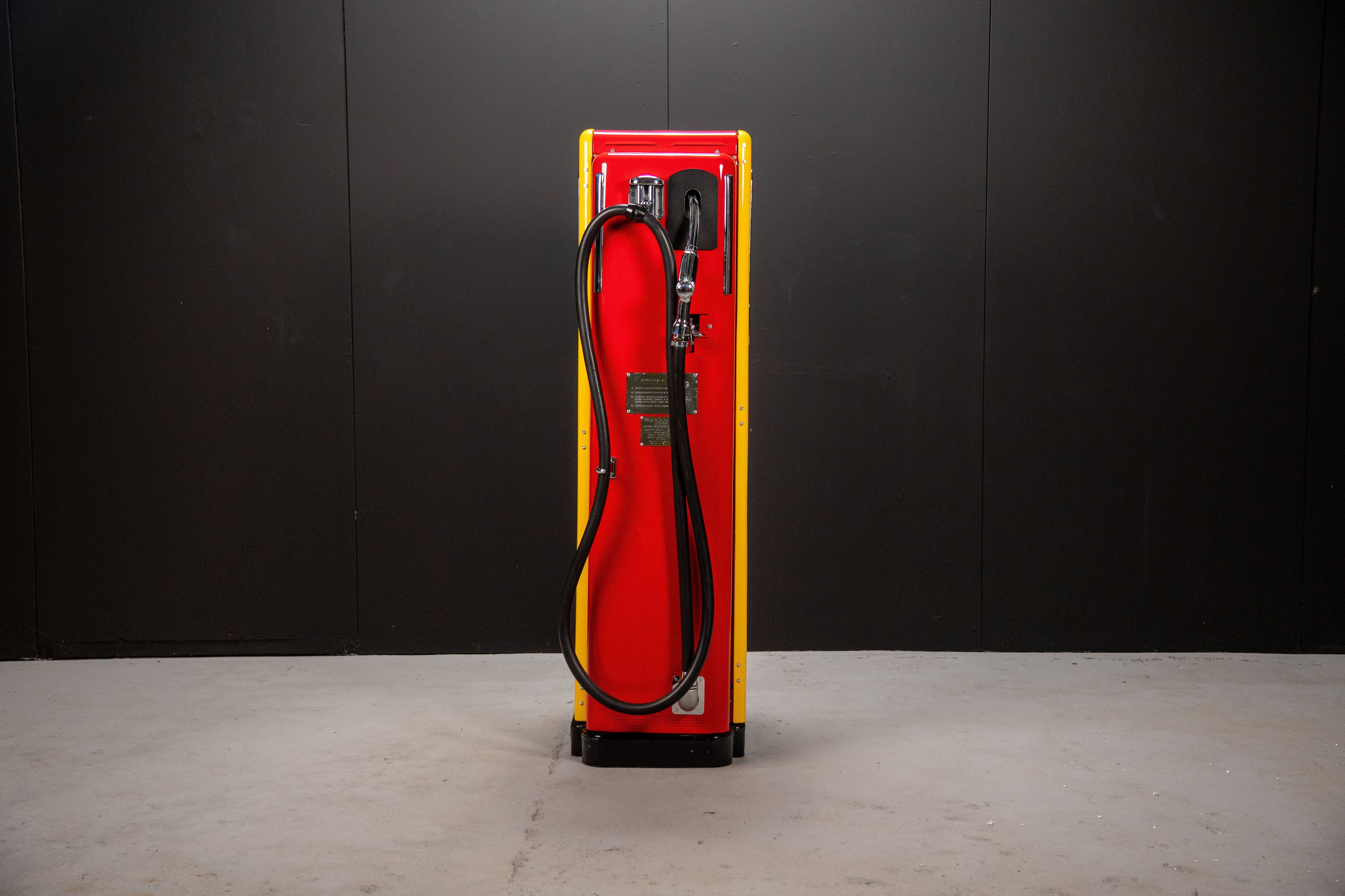 Shell wayne 100 italian petrol pump