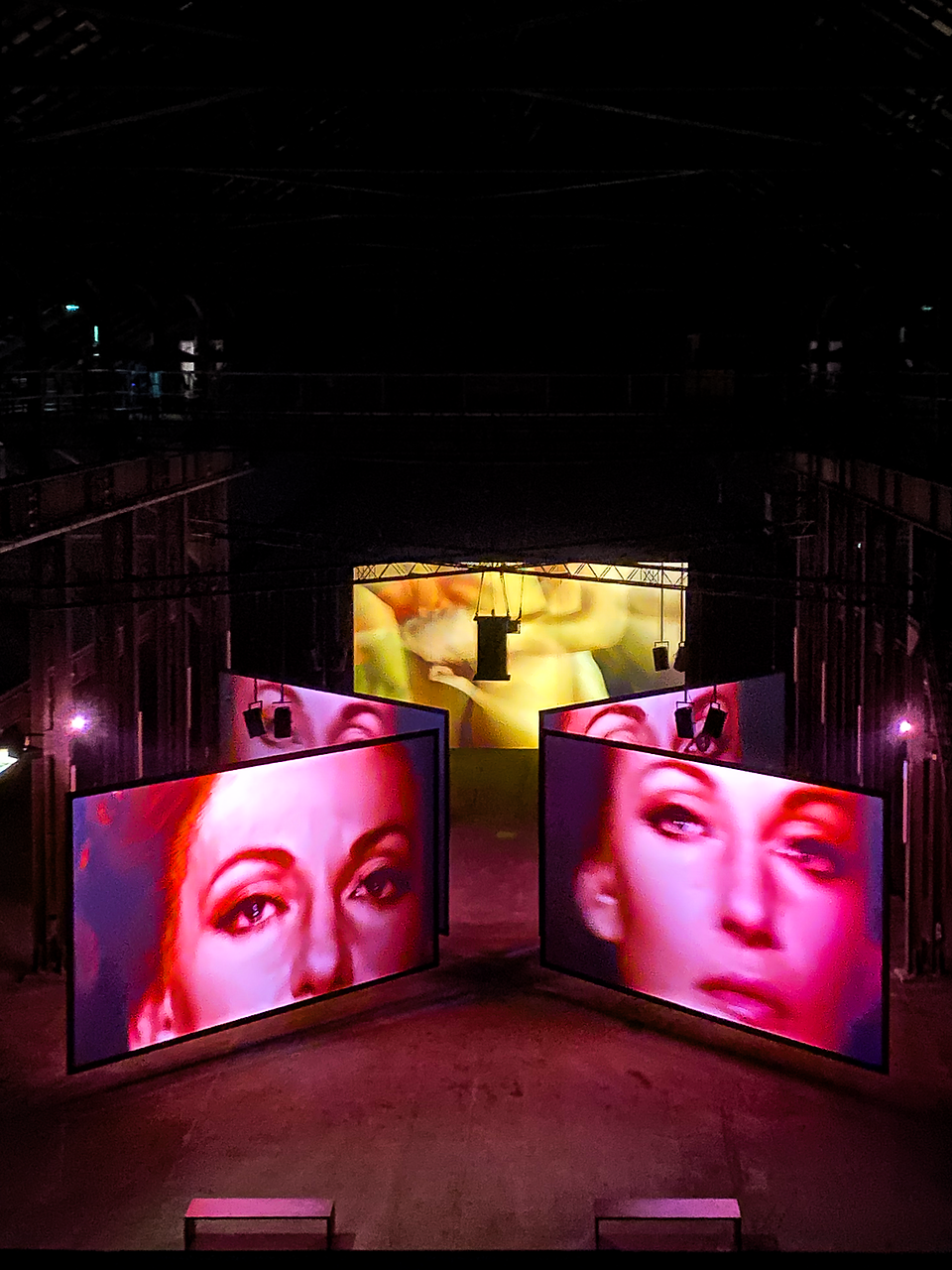 installation vidéo audiovisuel immersive fondation art contemporain