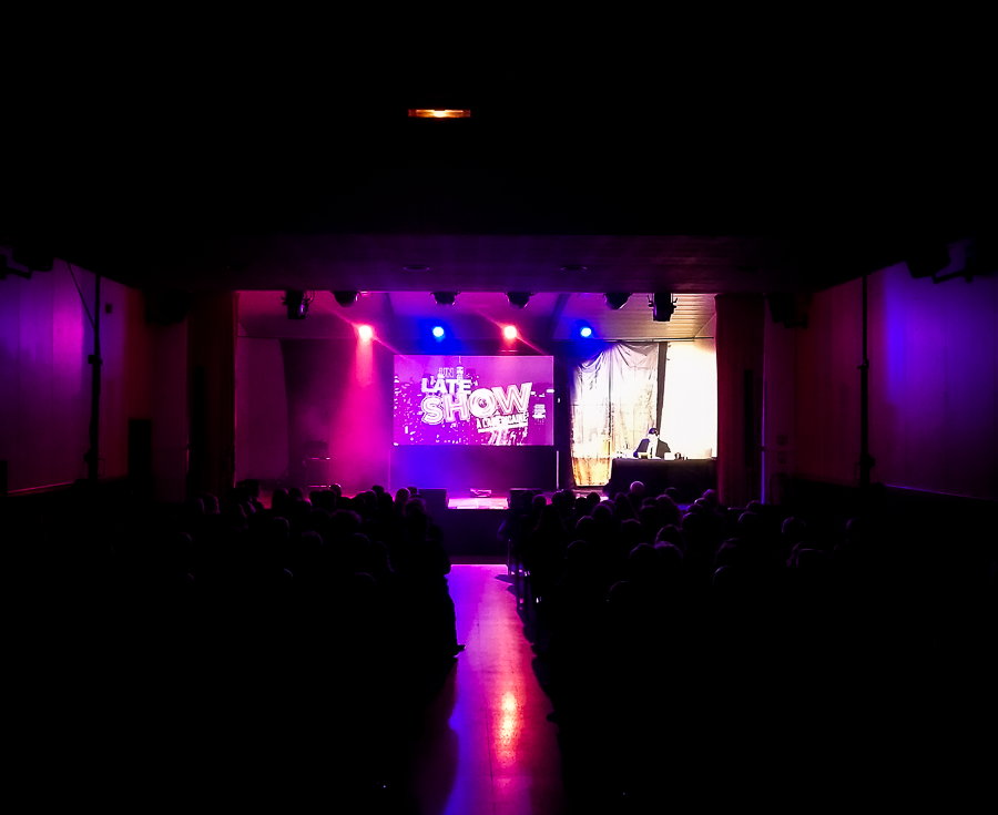 sono lumière projecteur théâtre Arles Pont du Gard