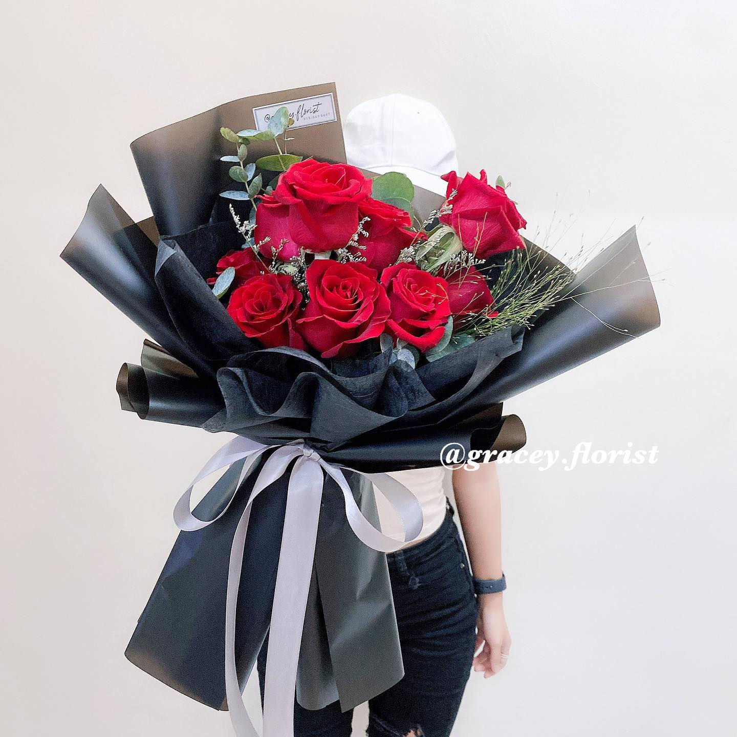 Classic Red Roses Bouquet (9roses)