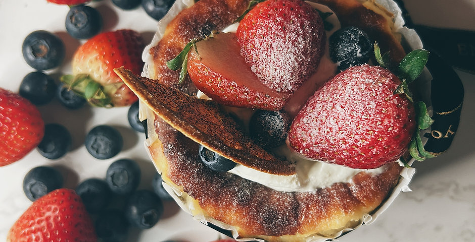 Mini Burnt Cheesecake with special