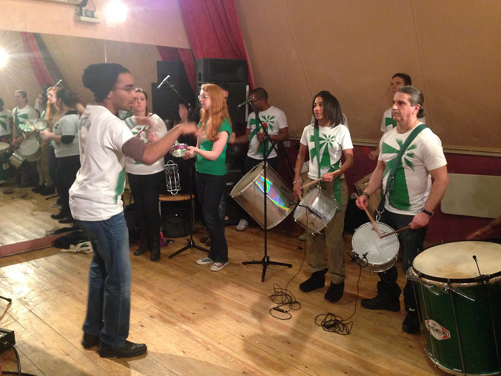 Rehearsing the track with the bateria