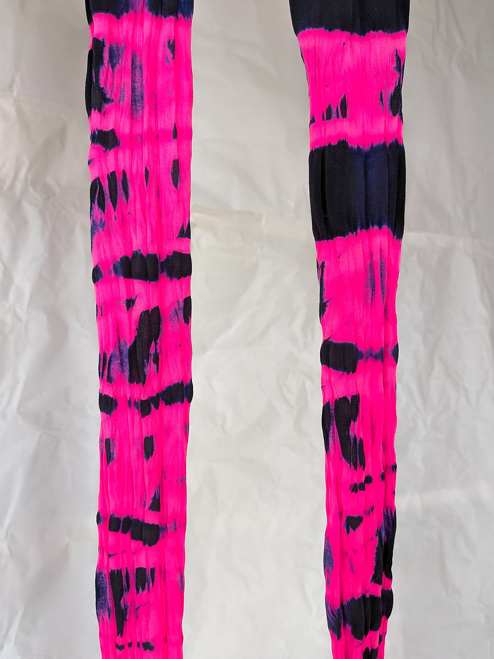 Thumbnail: neon pink black