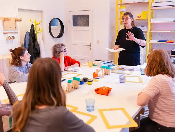 Wir haben jede Menge Motive und Farben in unserer Werkstatt in Hamburg in stock.