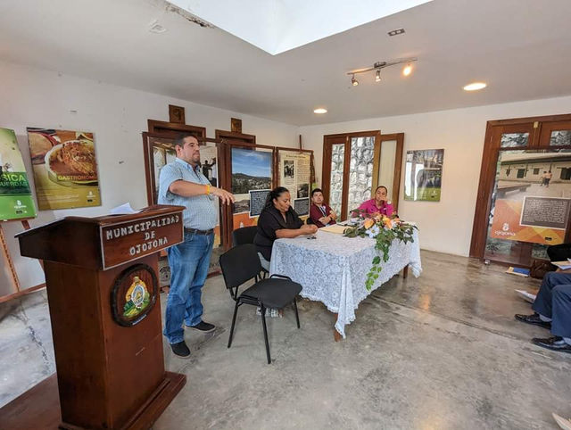 En Ojojona F.M. Autoridades educativas y municipalidad firman convenio de cooperación