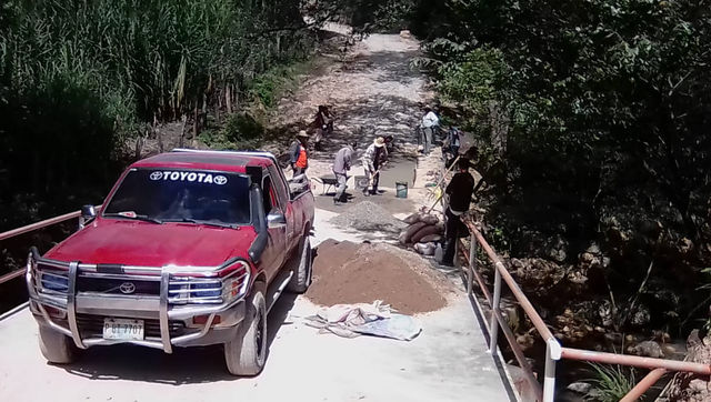 En Los Nanzales, Sabanagrande F. M., comuneros inician la construcción de huellas de Cemento