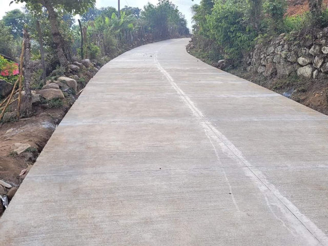 EN MONTAÑA DE IZOPO, LAS CALLES QUE ERÁN DE TIERRA PASAN A SER DE CONCRETO HIDRÁULICO