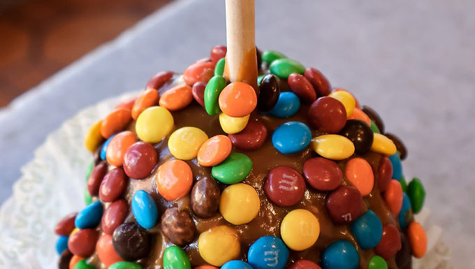 Make your Old Colorado City visit even sweeter. This Rocky Mountain Chocolate Factory location is more than a candy shop — it’s part of the neighborhood experience. From watching caramel swirl over crisp apples to choosing beautifully boxed chocolates for a special occasion, every visit feels like a small celebration. Whether you’re exploring the historic district or entertaining friends or family, this is a must-visit treat stop.