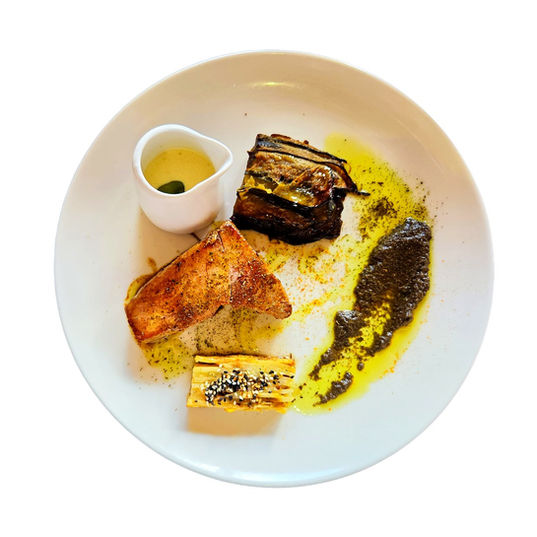 Poisson de la Criée
Crémeux de Chou-Fleur violet à l’Estragon, Sauce au Vin Jaune et aux Épinards, Pickles de Chou-Fleur et Tuile de Sarrasin