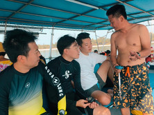 PADI Open Water Diver briefing on the boat