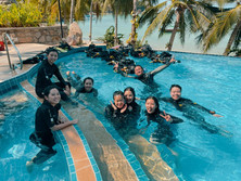 Confined water PADI training in the swimming pool