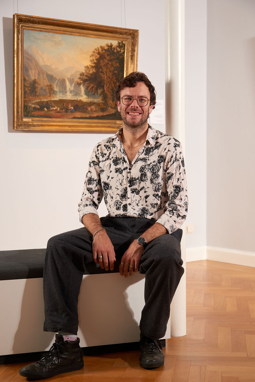 Kurator Hannes Eckstein hat sich für „Weltbilder im Wandel“ auf die Suche nach den vielen Arten gemacht, wie wir Landschaft betrachten. (Bild: Sven Adelaide)