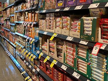 Prepackaged food aisle at a typical U.S. grocery store