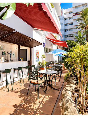 Monarque Sultan Marbella pool bar