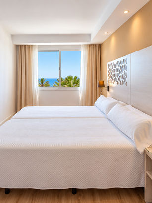 Puerto Azul Marbella bedroom