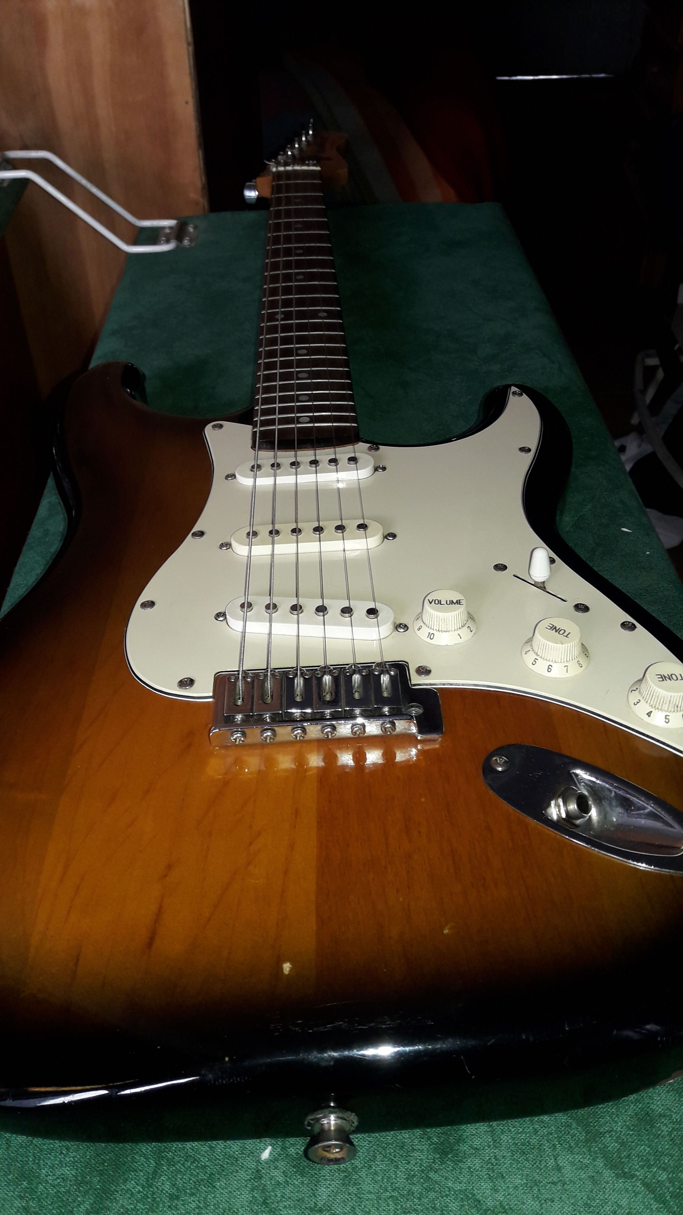 Stratocaster Wahsburn Lyon