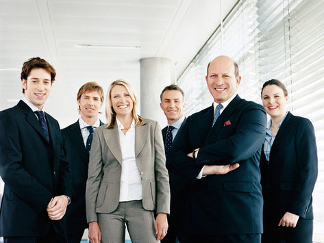 Becoming Succesful Women in
Male-Dominated Workplaces
