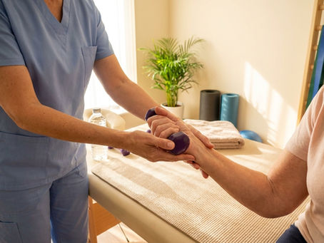 Personalized Physiotherapy for Seniors: Stay Independent, Comfortable, and Confident