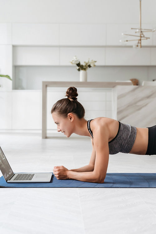Pilates Online Training – Core & Ganzkörper Workout zu Hause_edited.jpg