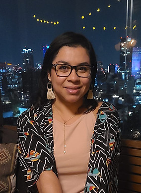 Maily Profile Pic 01_edited.jpg