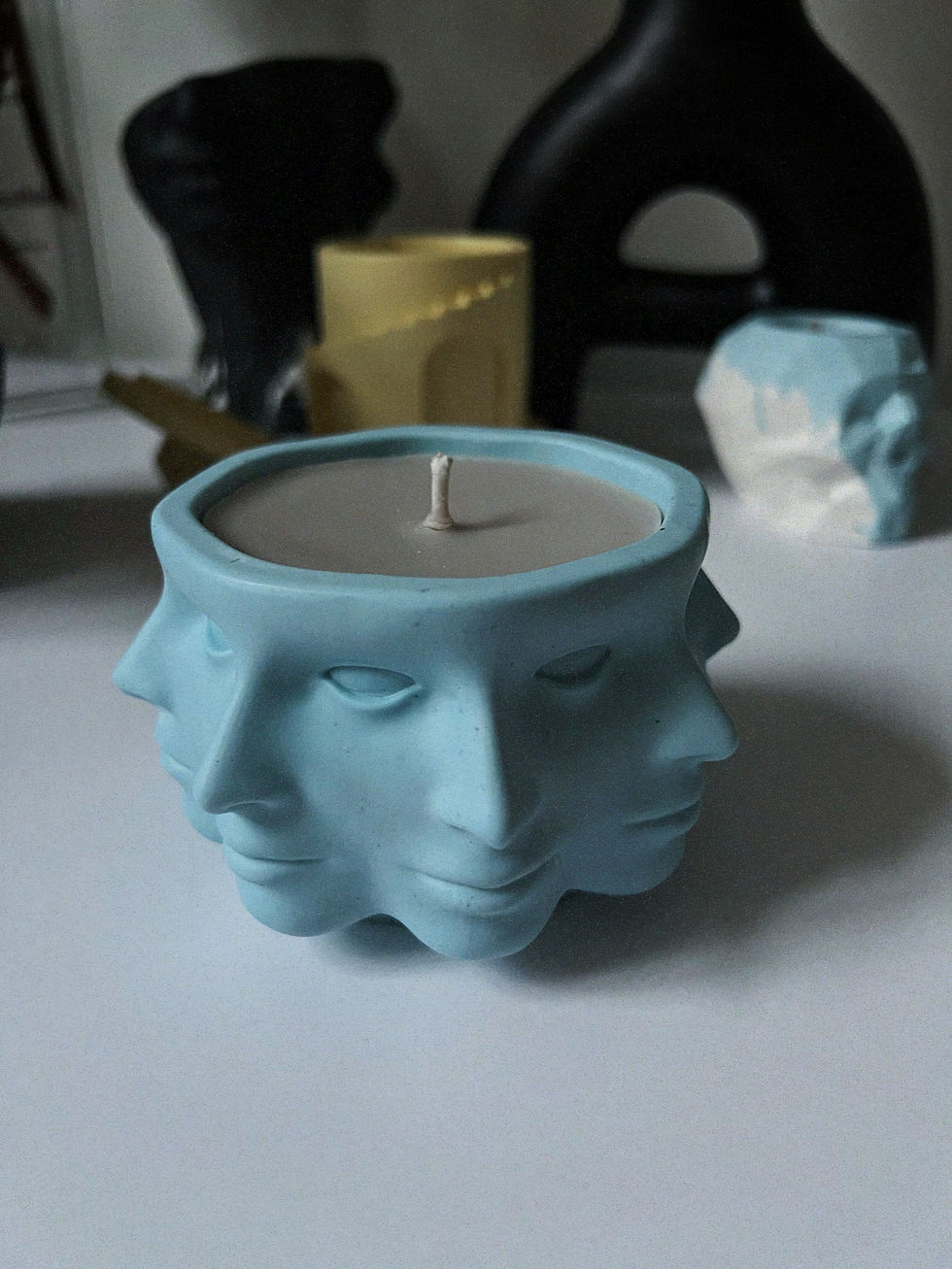 Прев'ю: FACES BLUE JAR SCENTED CANDLE