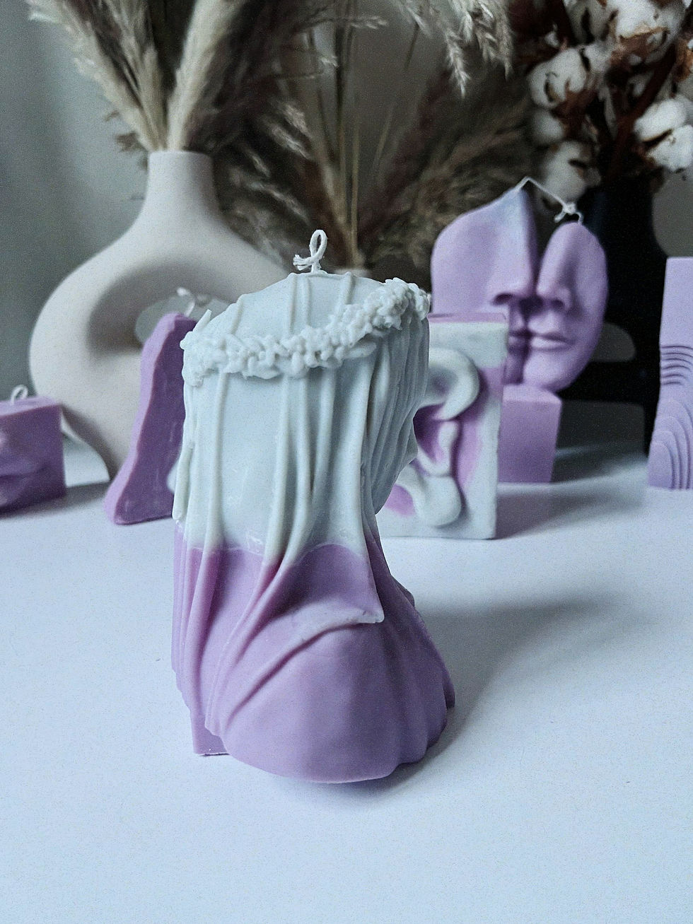 Прев'ю: VAILED LADY BIG GRADIENT CANDLE SOY-COCONUT WAX