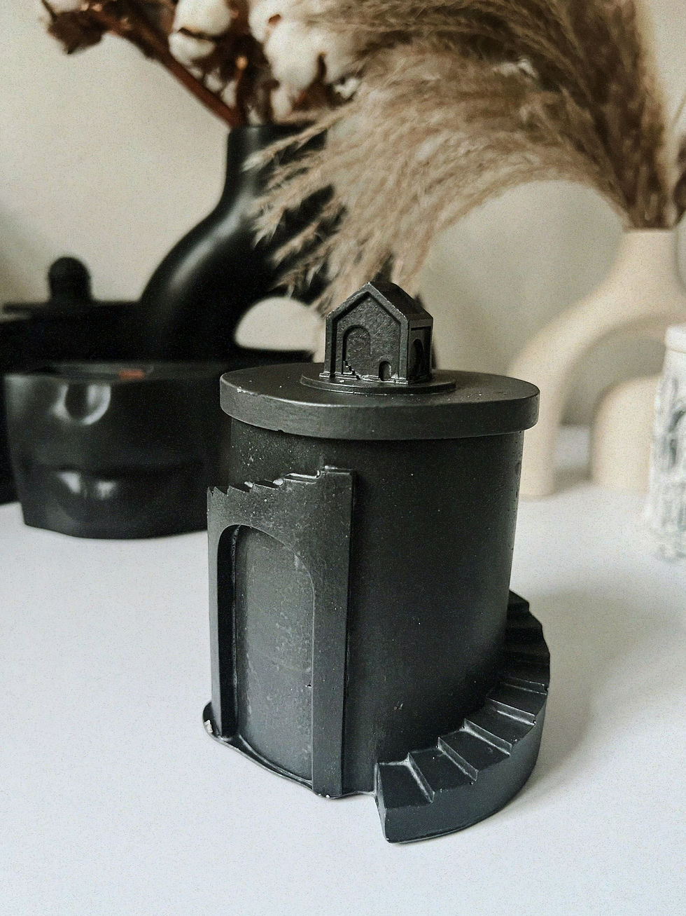 Прев'ю: BLACK STAIRS HOUSE CANDLE