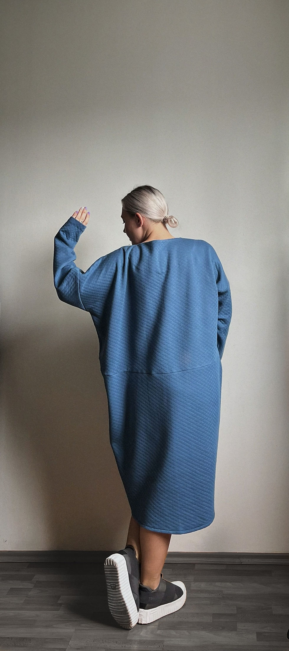 Прев'ю: БЛАКИТНА СТЬОБАНА СУКНЯ