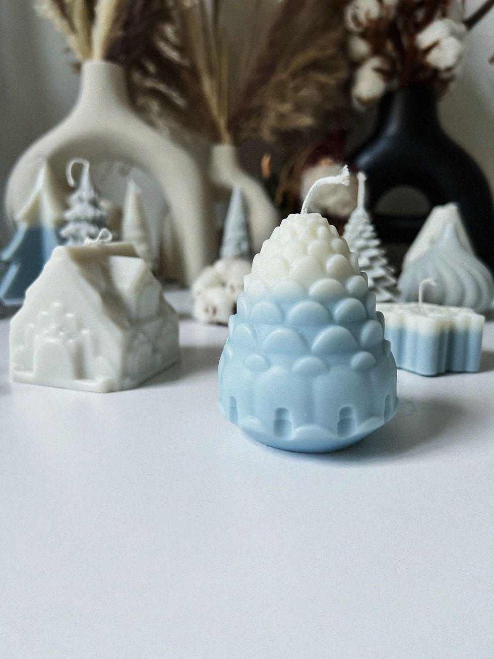 Thumbnail: FIR CONE GRADIENT CANDLE COCONUT-SOY WAX
