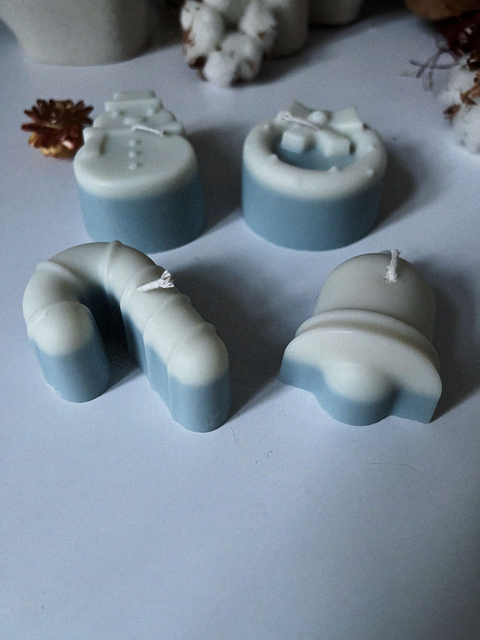 Прев'ю: SET OF 4 SMALL CHRISTMAS MOTIV CANDLES SOY-COCONUT WAX