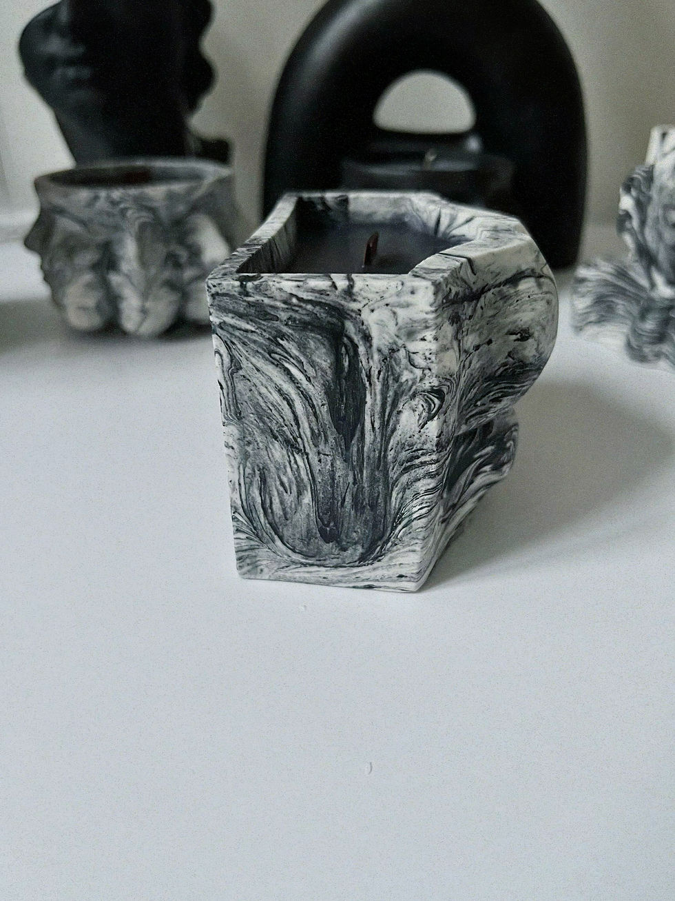 Прев'ю: LIPS MARBLE JAR SCENTED CANDLE