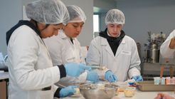 Jóvenes de Química del Liceo Benjamín Dávila Larraín vivieron una experiencia única en Tate&Lyle