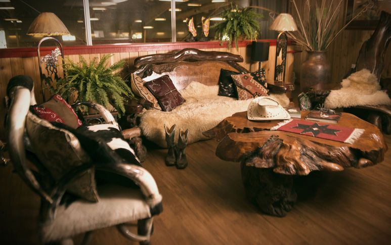 The Restaurant at Rhodes River RAnch decor.jpg