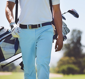Golf-Spieler zu Fuß