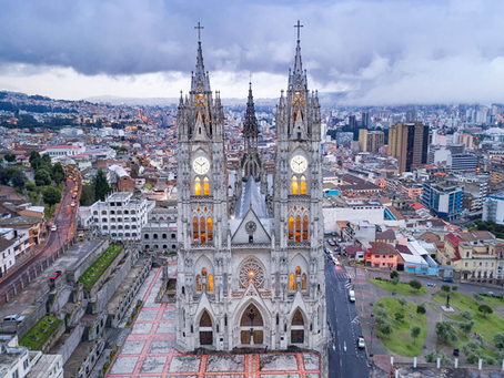 Fernando López Parra / ¡Viva Quito…!