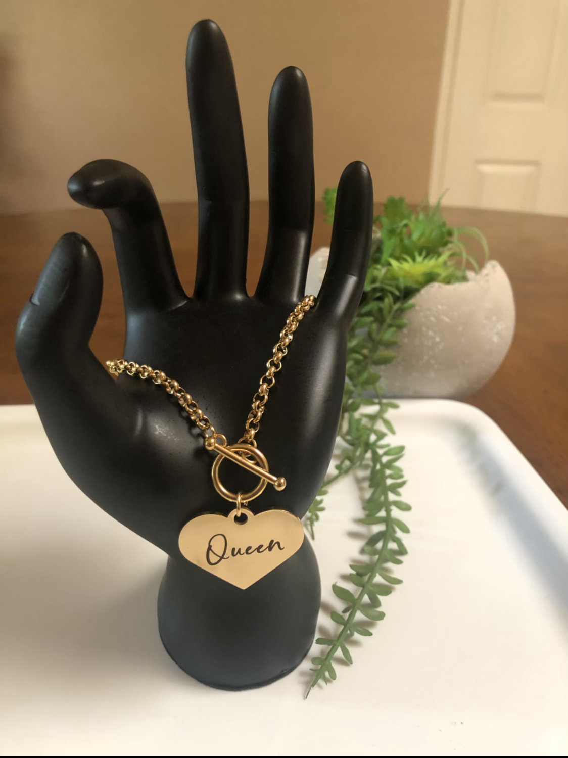 Queen - Gold adult size 