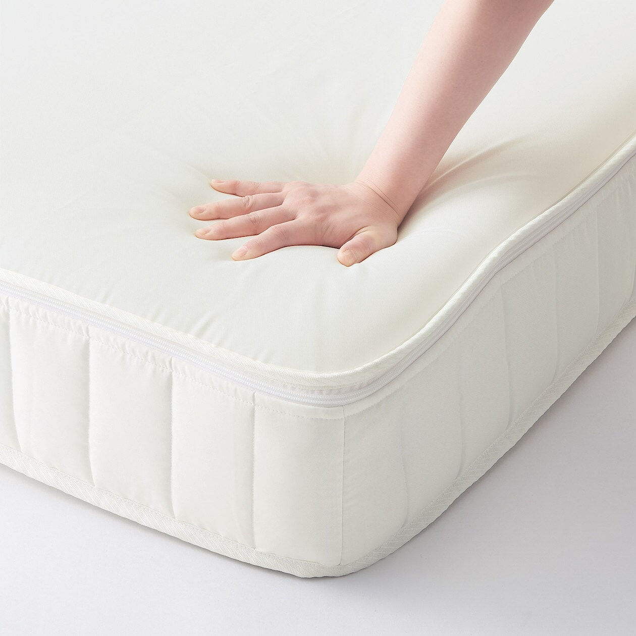 High-Density Pocketcoil Mattress With Washable Cover