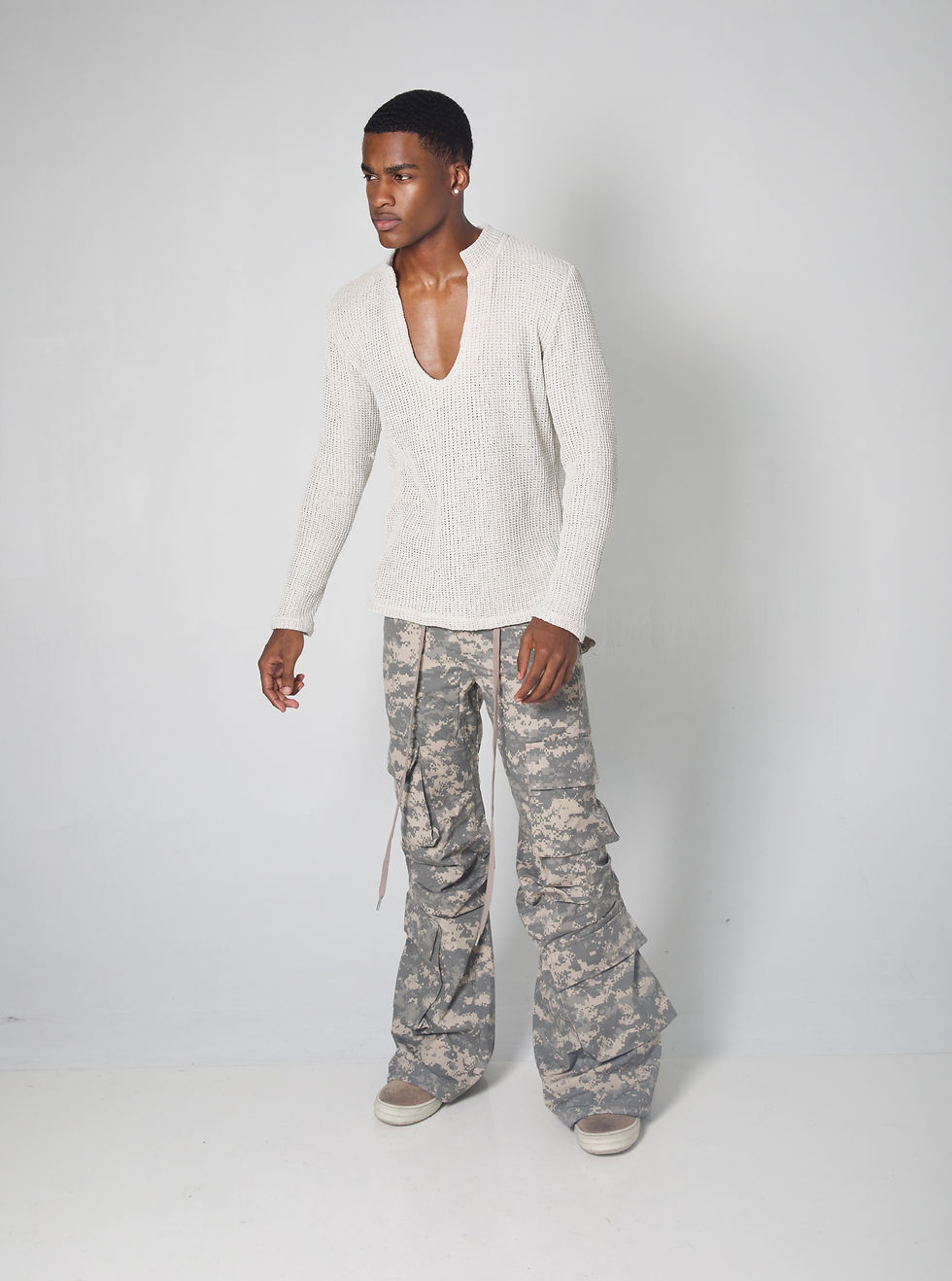 Thumbnail: Soren Knitted V-Neck Long Sleeve