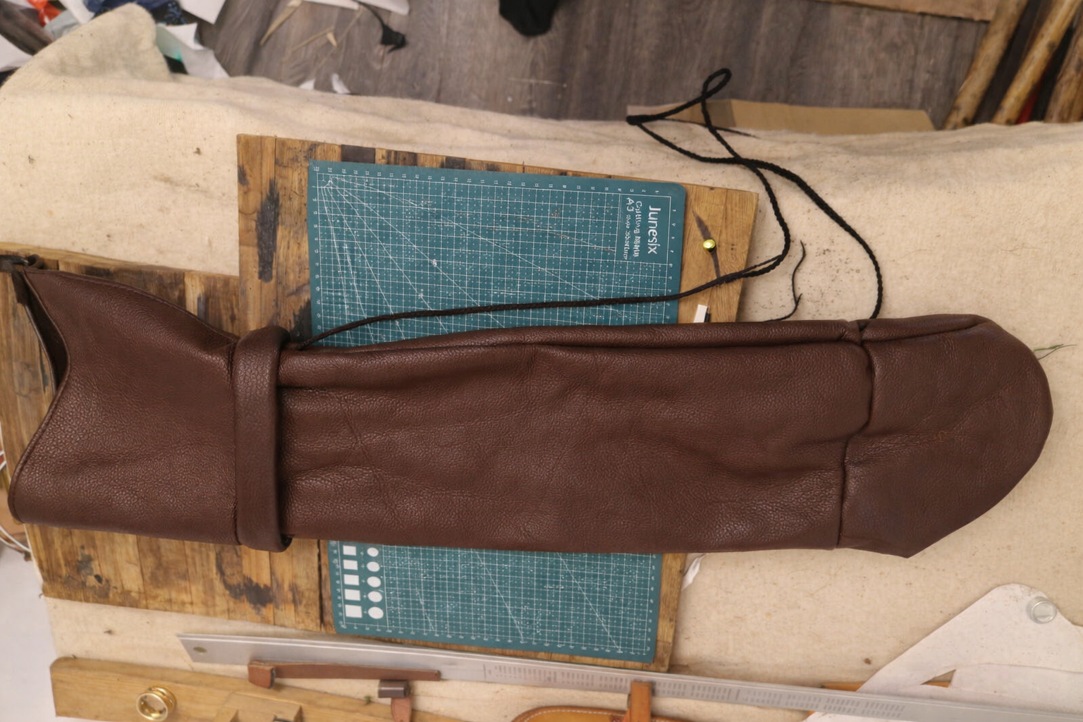 brown leather medieval quiver