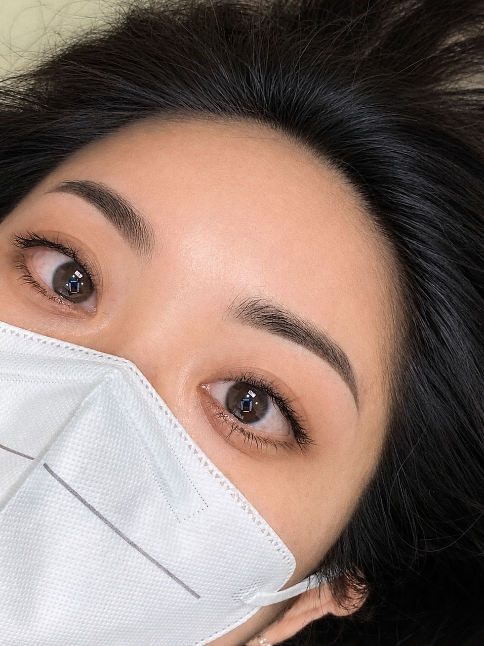 Microshading eyebrows with a soft, fully filled powdered finish