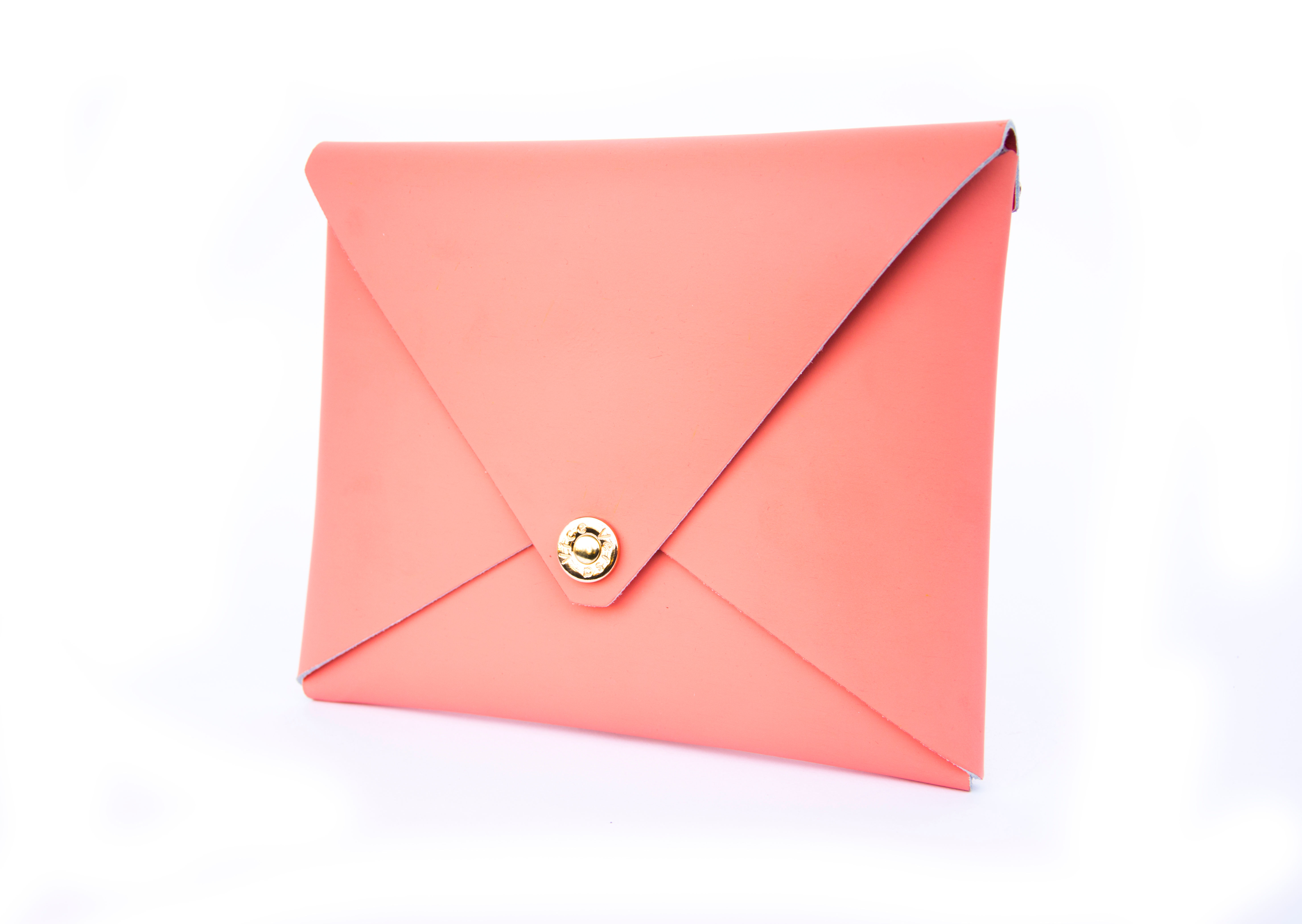 Cross-body envelop leather bag