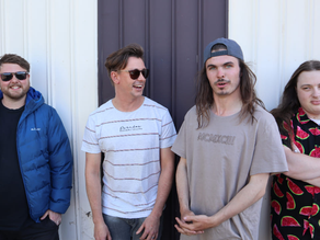 HIGGS FIELD HACE SONAR EL SENCILLO LEADER IN THE EYE