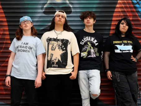 Conoce a Halfway To Neptune: La banda adolescente de pop-punk que está causando sensación en California