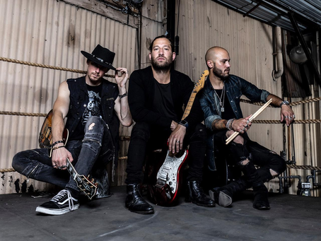 CALL ON ES EL NUEVO LANZAMIENTO DE LA BANDA LEFT OF THE SLASH