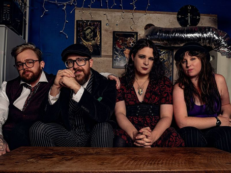 Sarah and the Safe Word estrena Pornstar Martini y anuncia su  proxima gira veraniega
