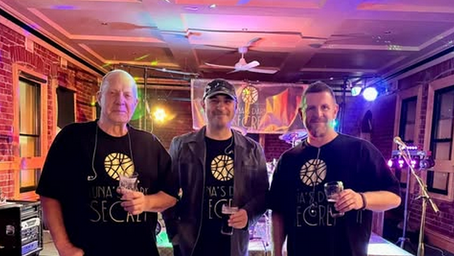 Luna’s Dark Secret  fusiona rock y funk de una manera genial con Angel in the Dark 