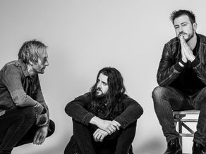 JUST A RIDE PRESENTAN STANDING HERE